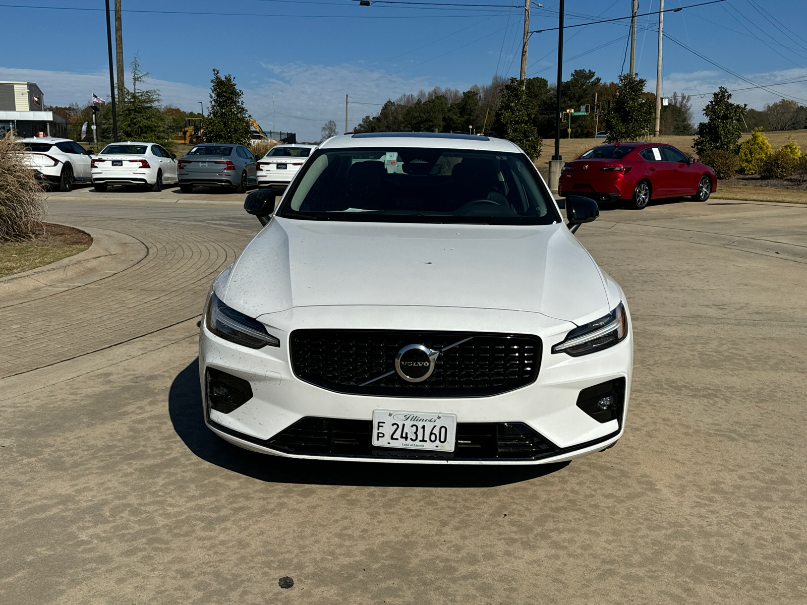 2024 Volvo S60 Core Dark Theme 2