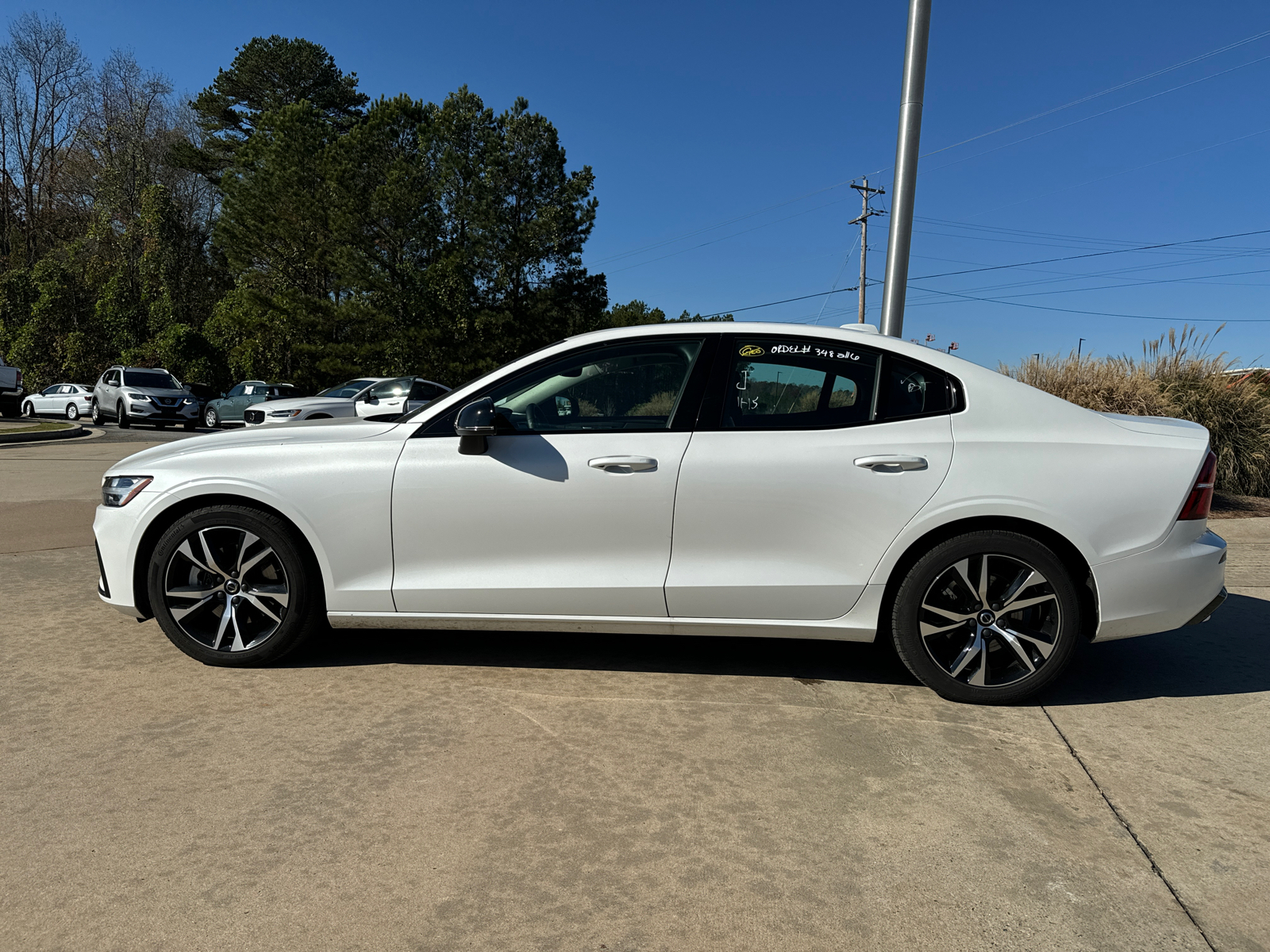 2024 Volvo S60 Core Dark Theme 8