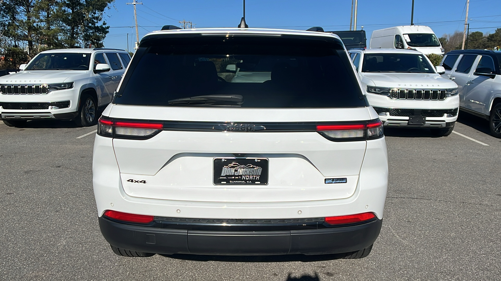 2023 Jeep Grand Cherokee Altitude 8