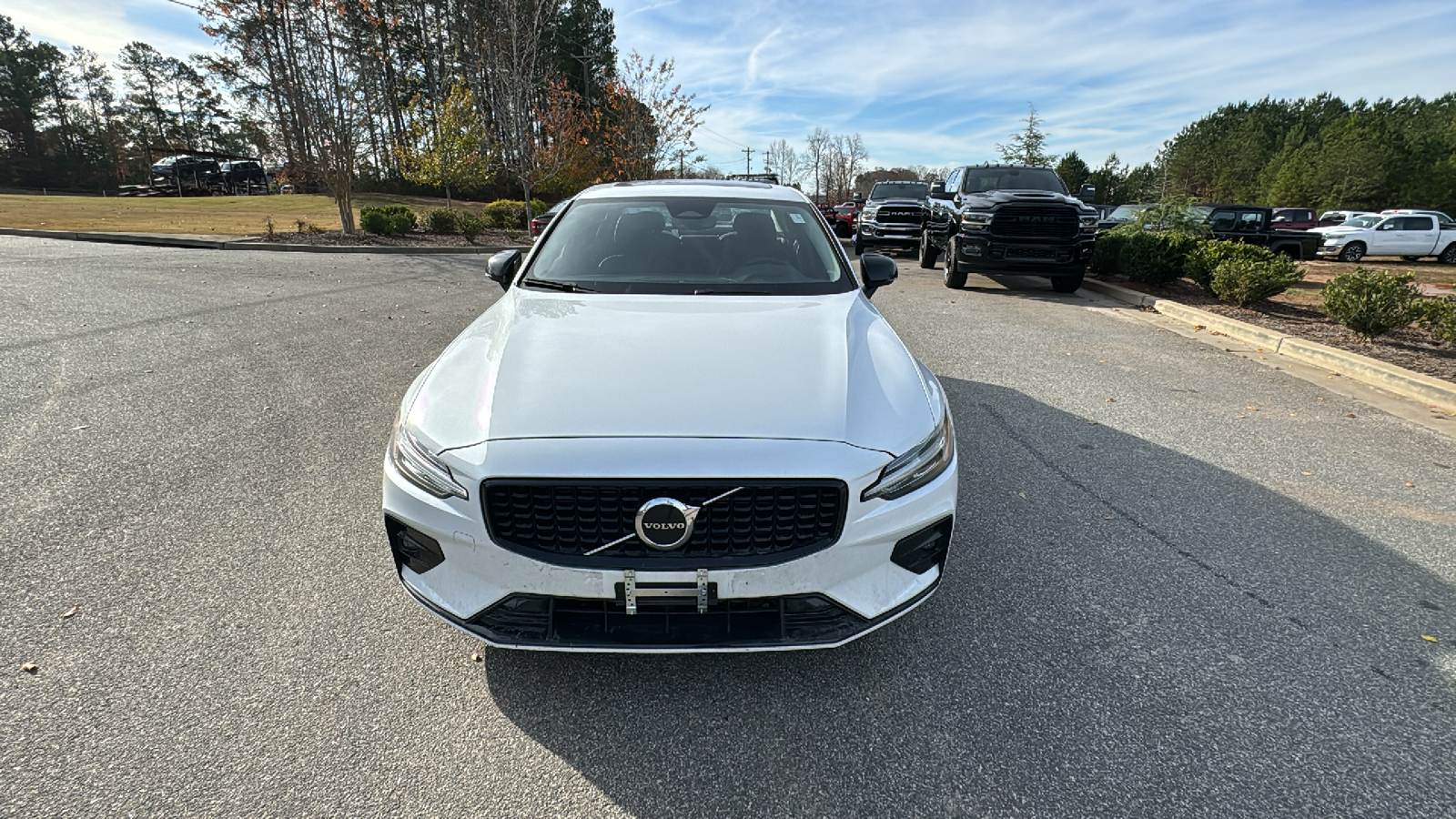 2024 Volvo S60 Core Dark Theme 2