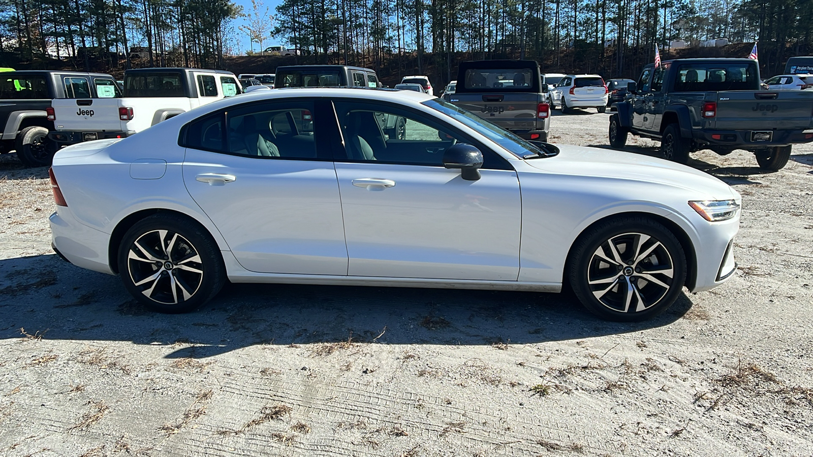 2024 Volvo S60 Core Dark Theme 4