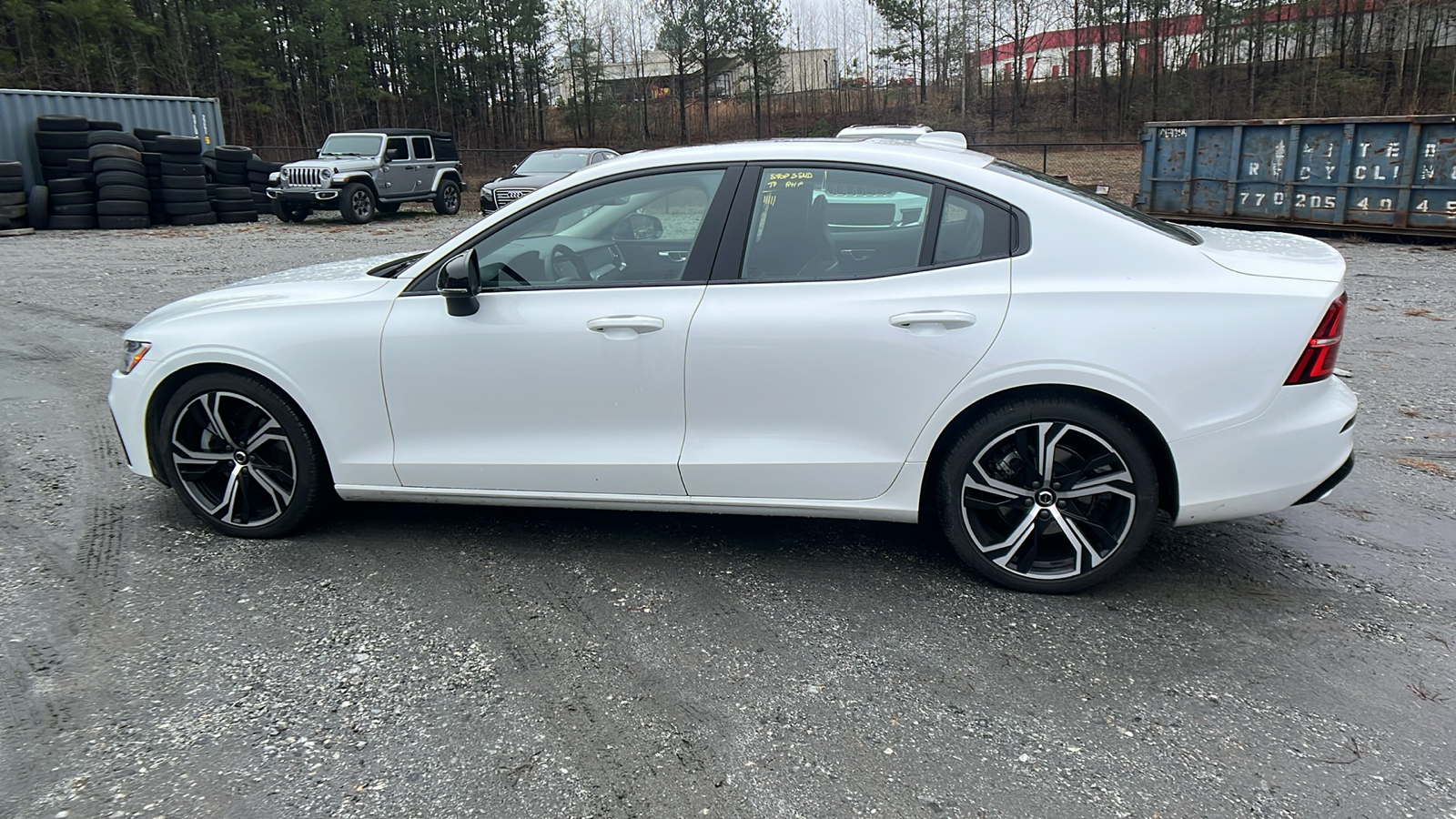 2024 Volvo S60 Core Dark Theme 8