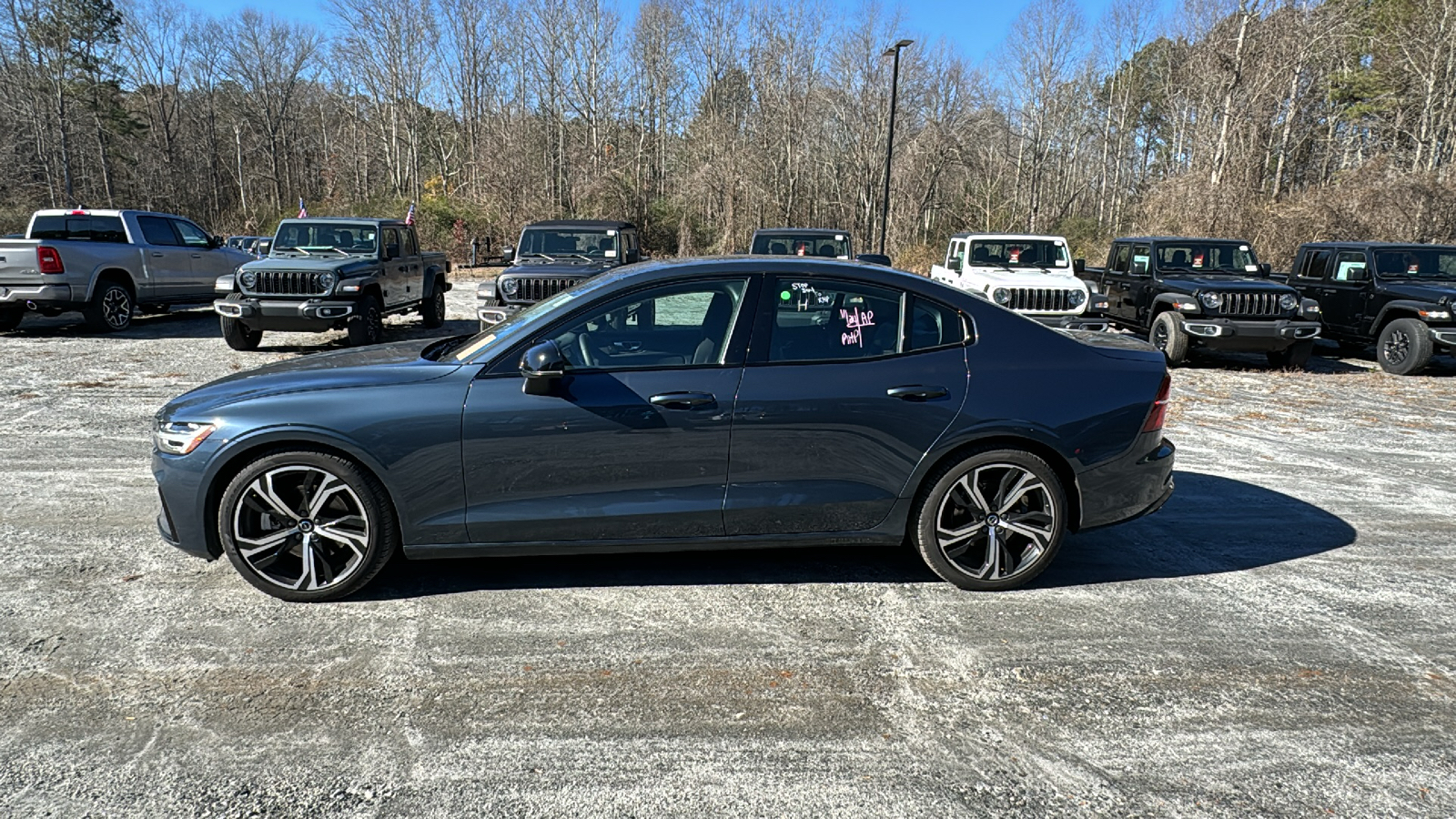 2024 Volvo S60 Core Dark Theme 4