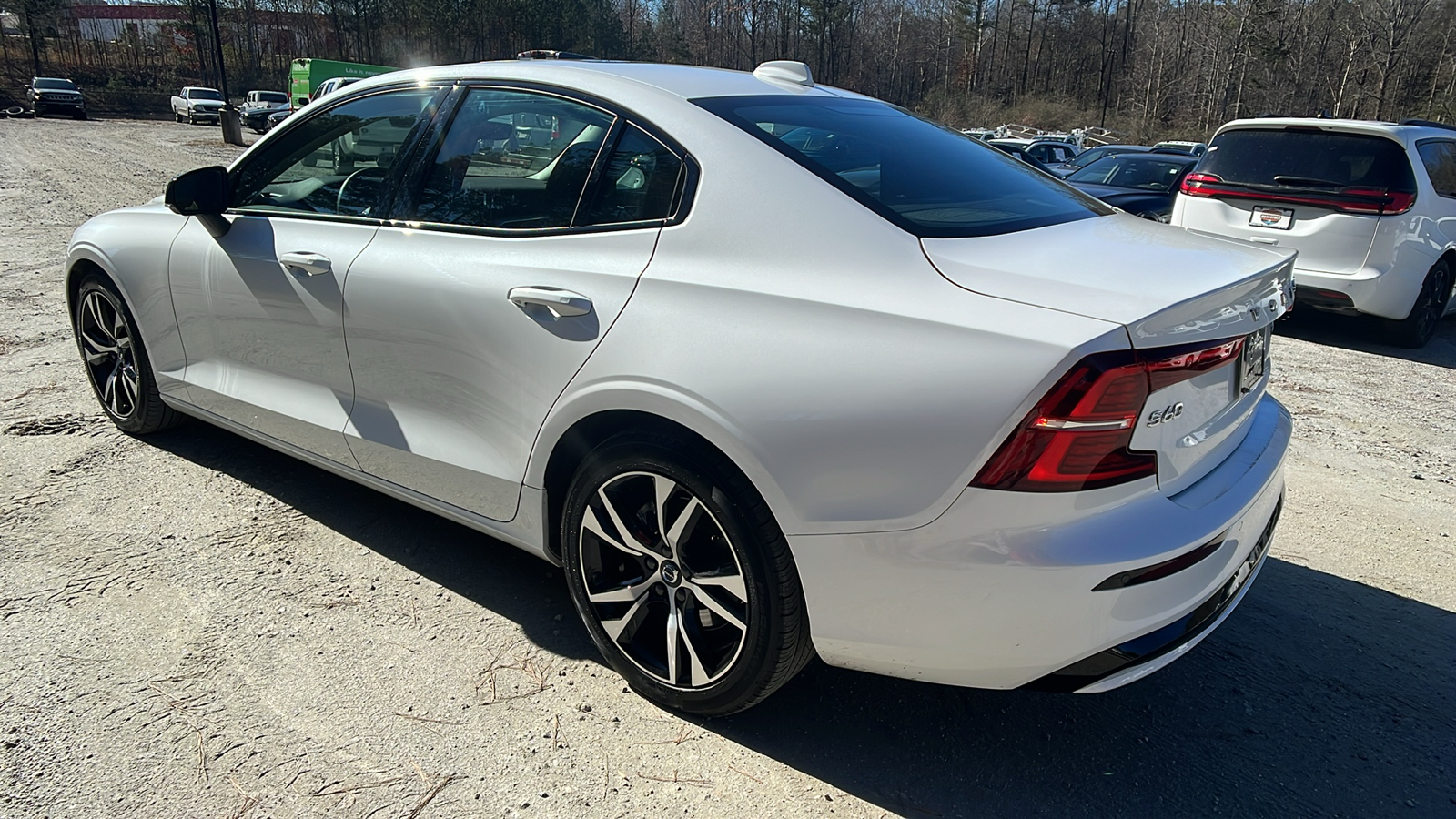 2024 Volvo S60 Core Dark Theme 7