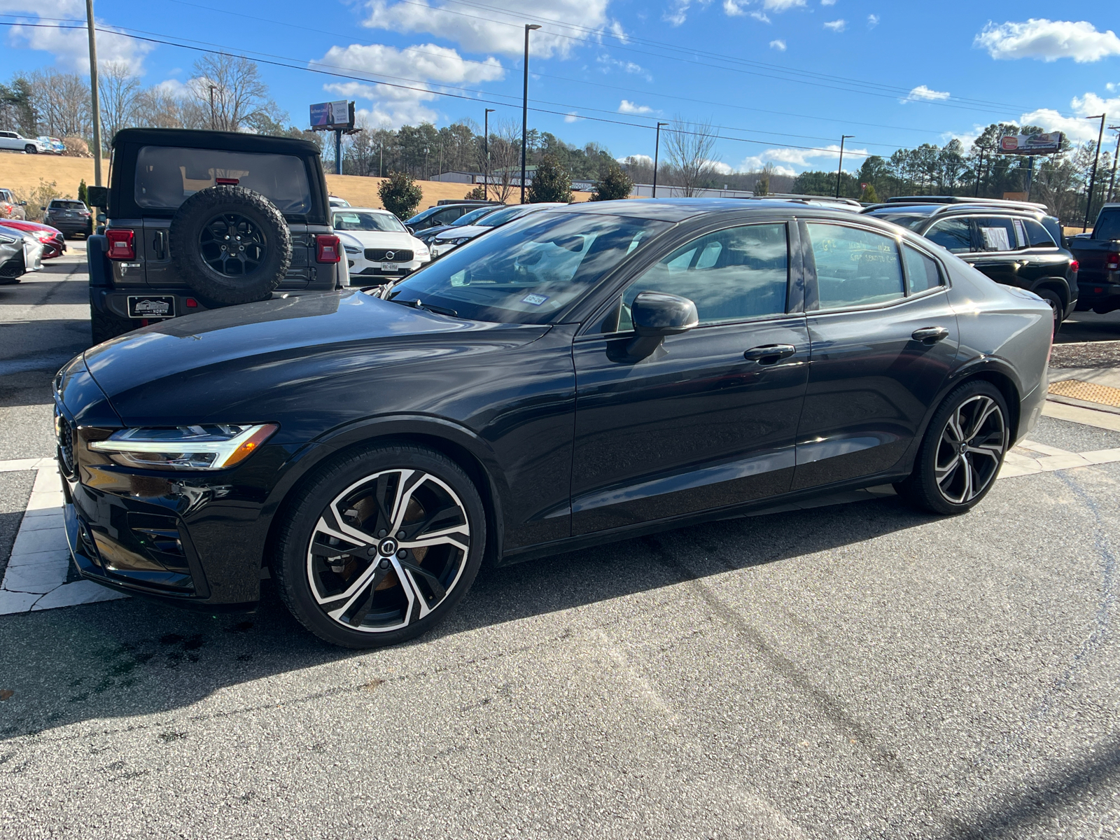 2024 Volvo S60 Core Dark Theme 1