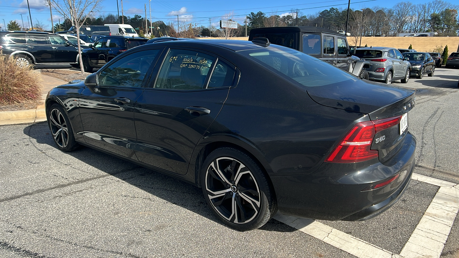 2024 Volvo S60 Core Dark Theme 7