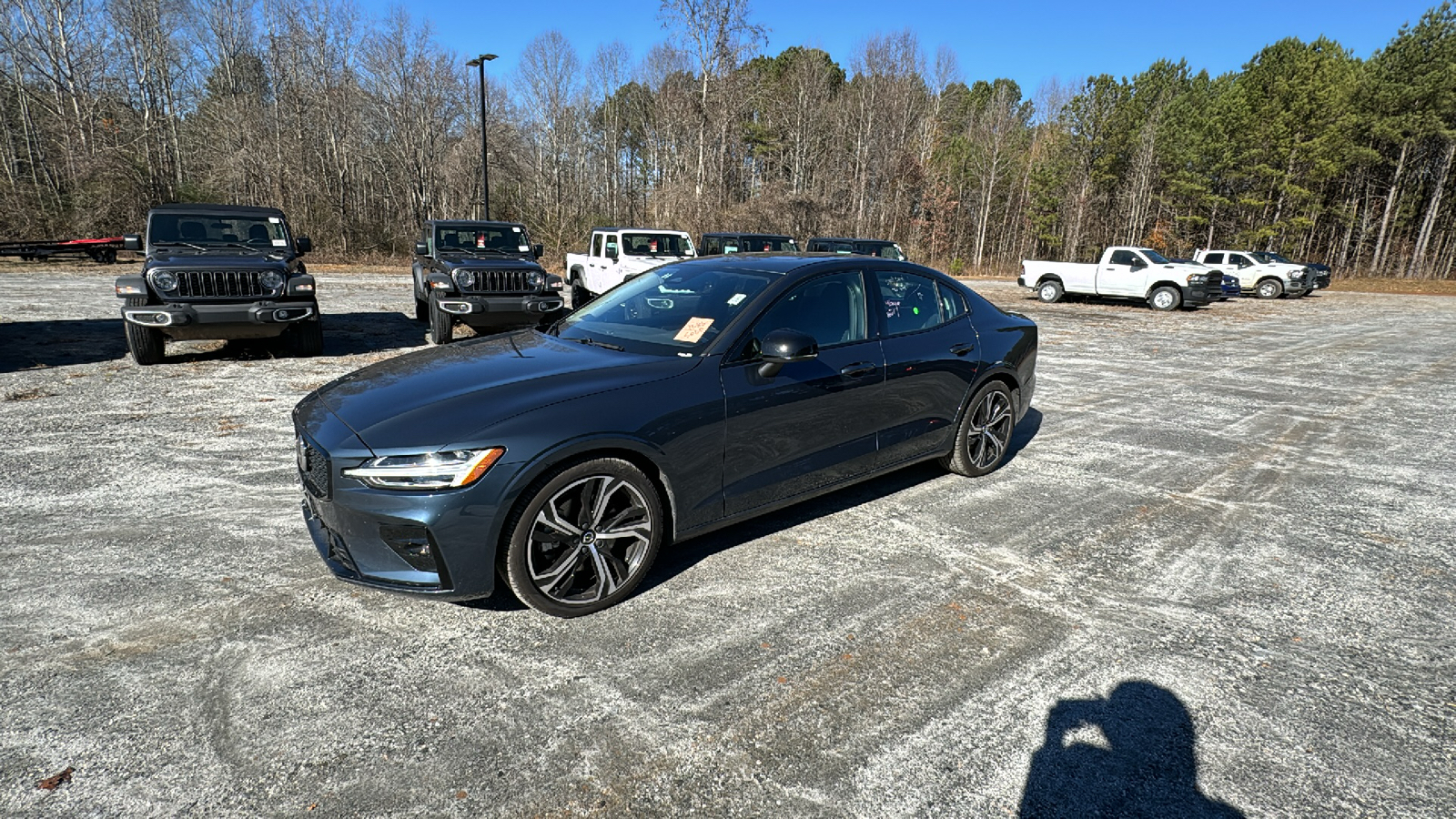 2024 Volvo S60 Core Dark Theme 2