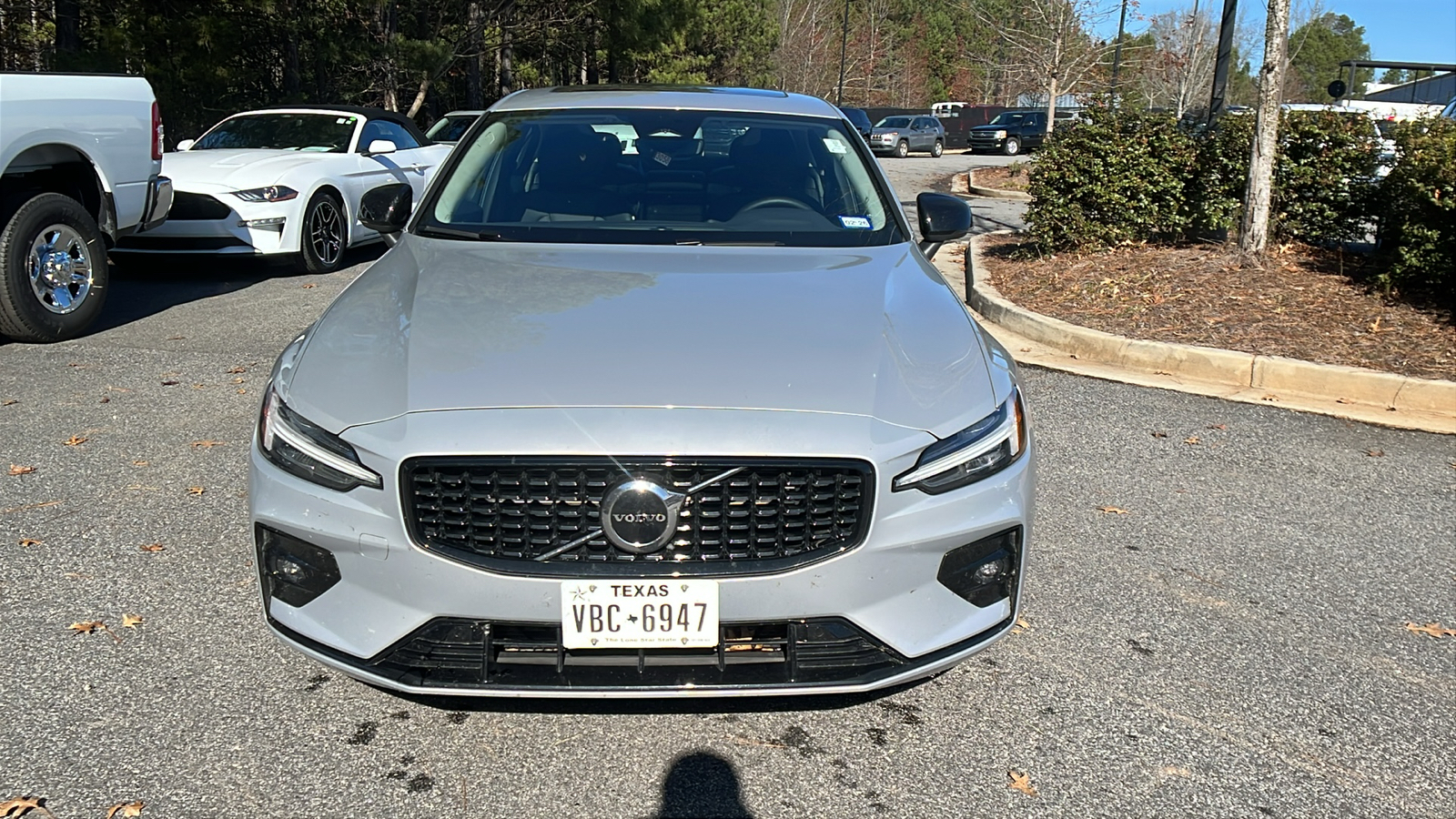 2024 Volvo S60 Core Dark Theme 2