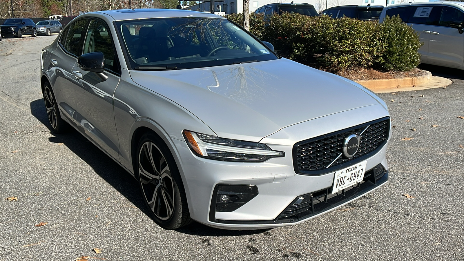 2024 Volvo S60 Core Dark Theme 3