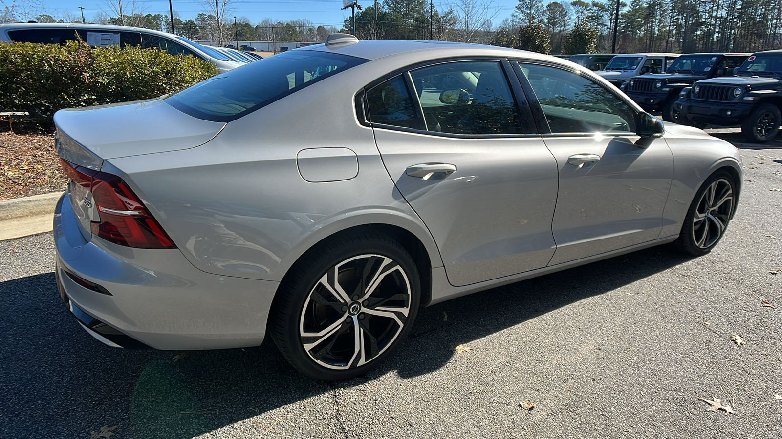 2024 Volvo S60 Core Dark Theme 5