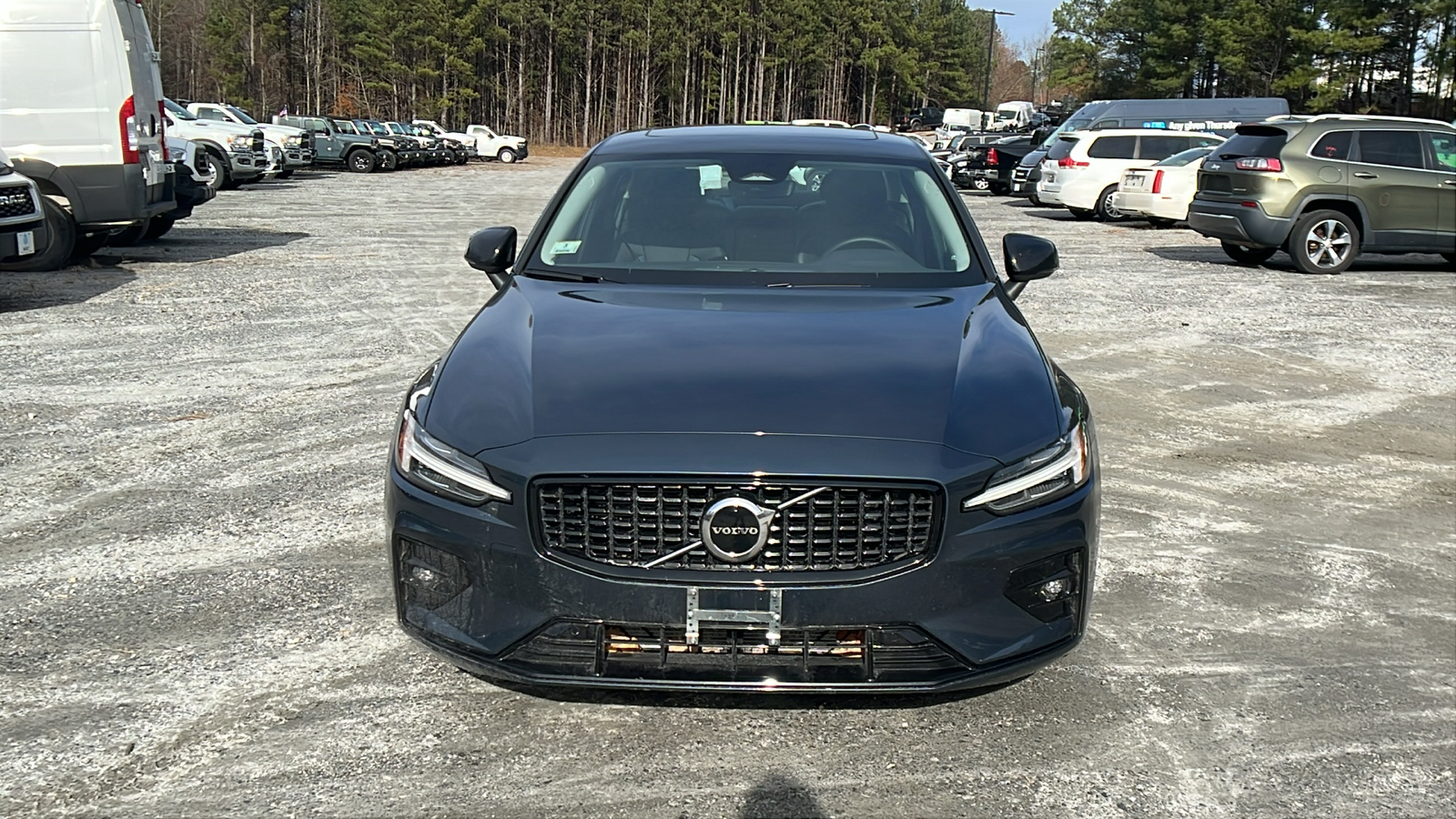 2024 Volvo S60 Core Dark Theme 2