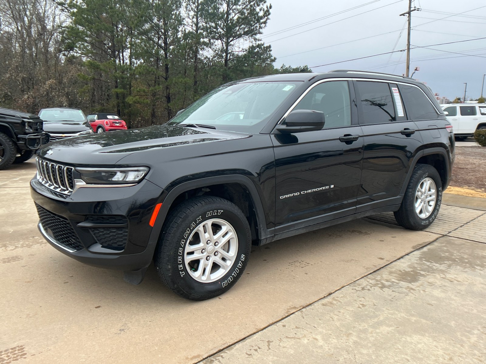 2023 Jeep Grand Cherokee Laredo 1