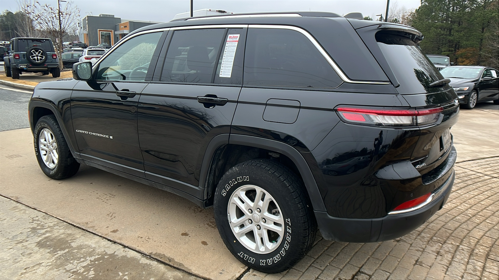 2023 Jeep Grand Cherokee Laredo 7