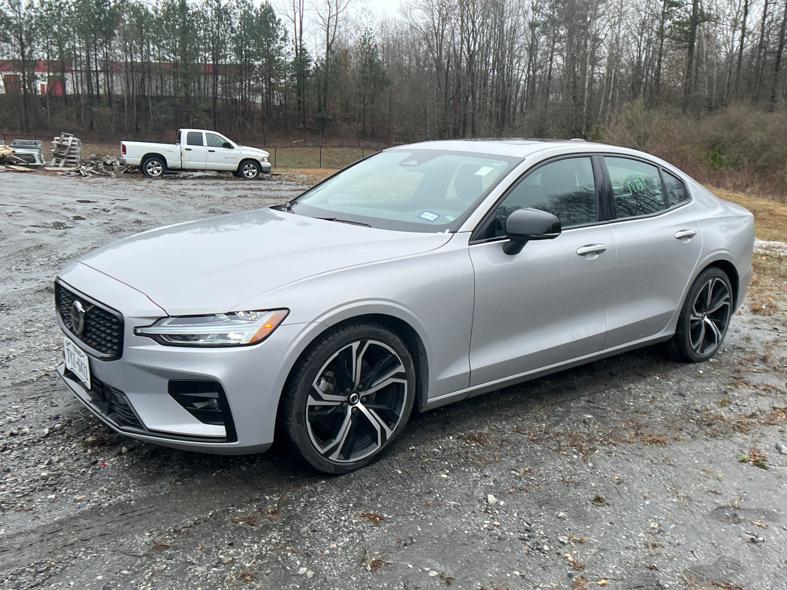 2024 Volvo S60 Core Dark Theme 1