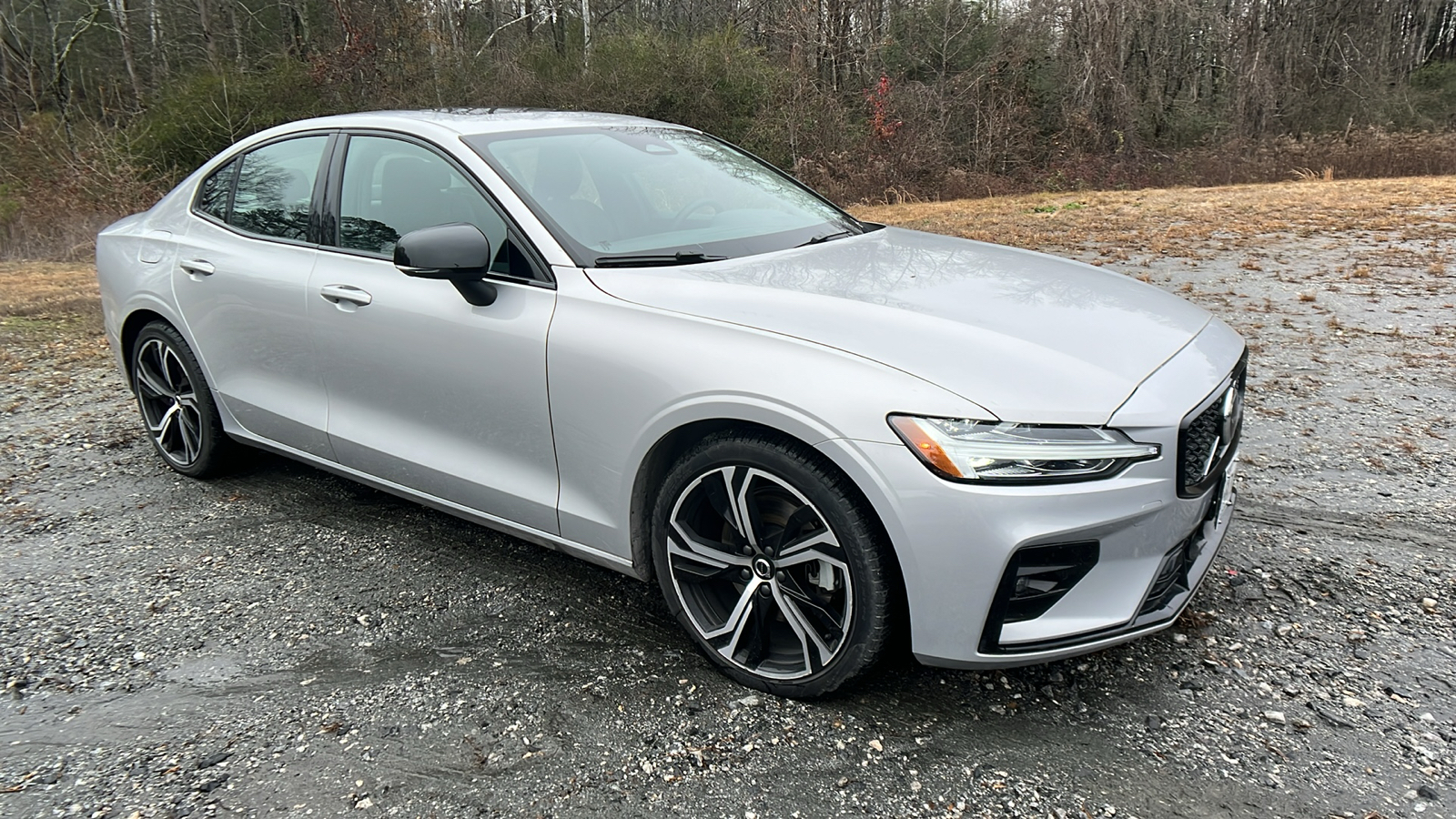 2024 Volvo S60 Core Dark Theme 3