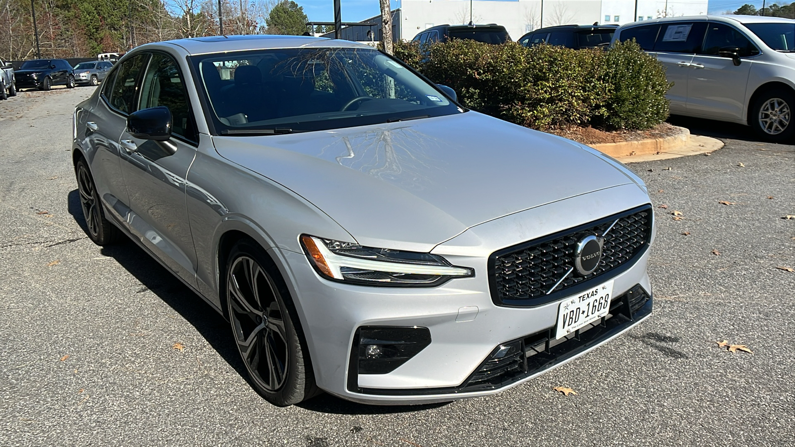 2024 Volvo S60 Core Dark Theme 3