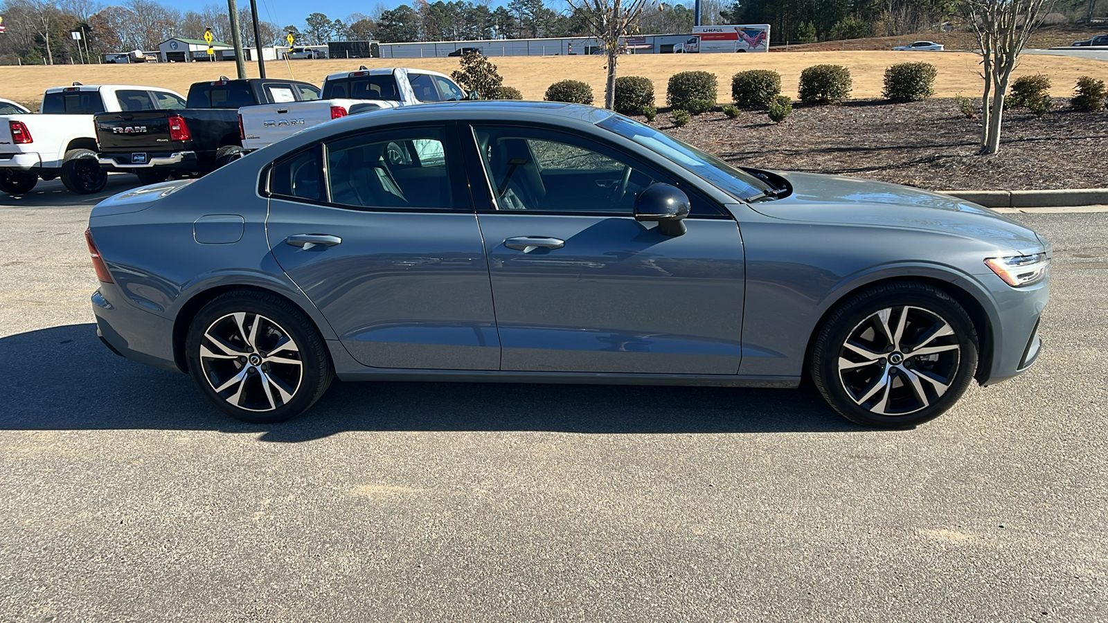 2024 Volvo S60 Core Dark Theme 4