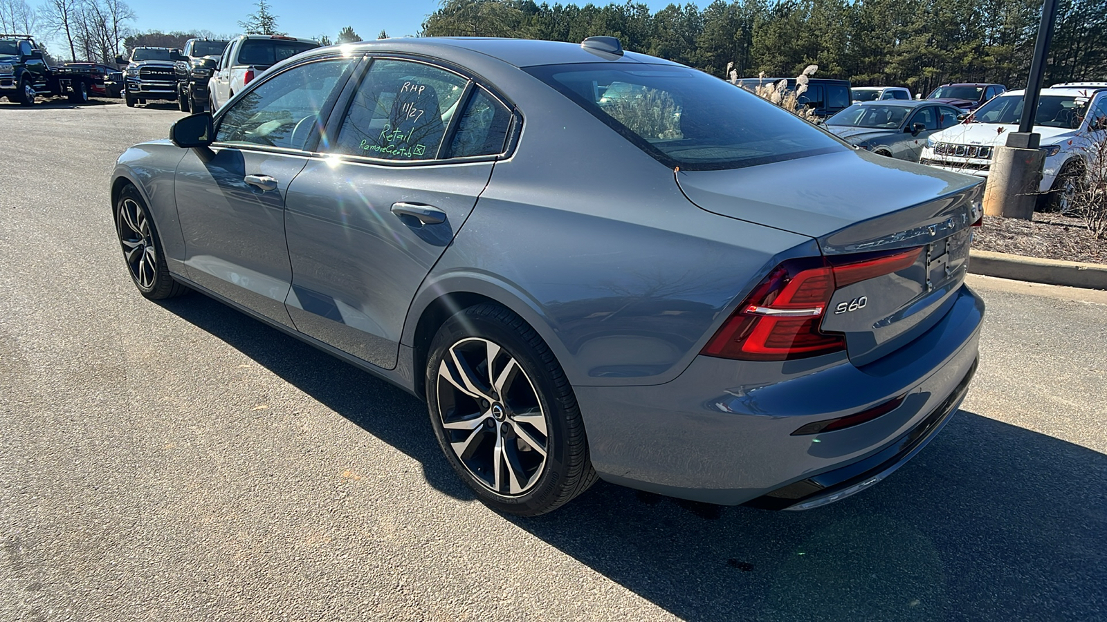 2024 Volvo S60 Core Dark Theme 7