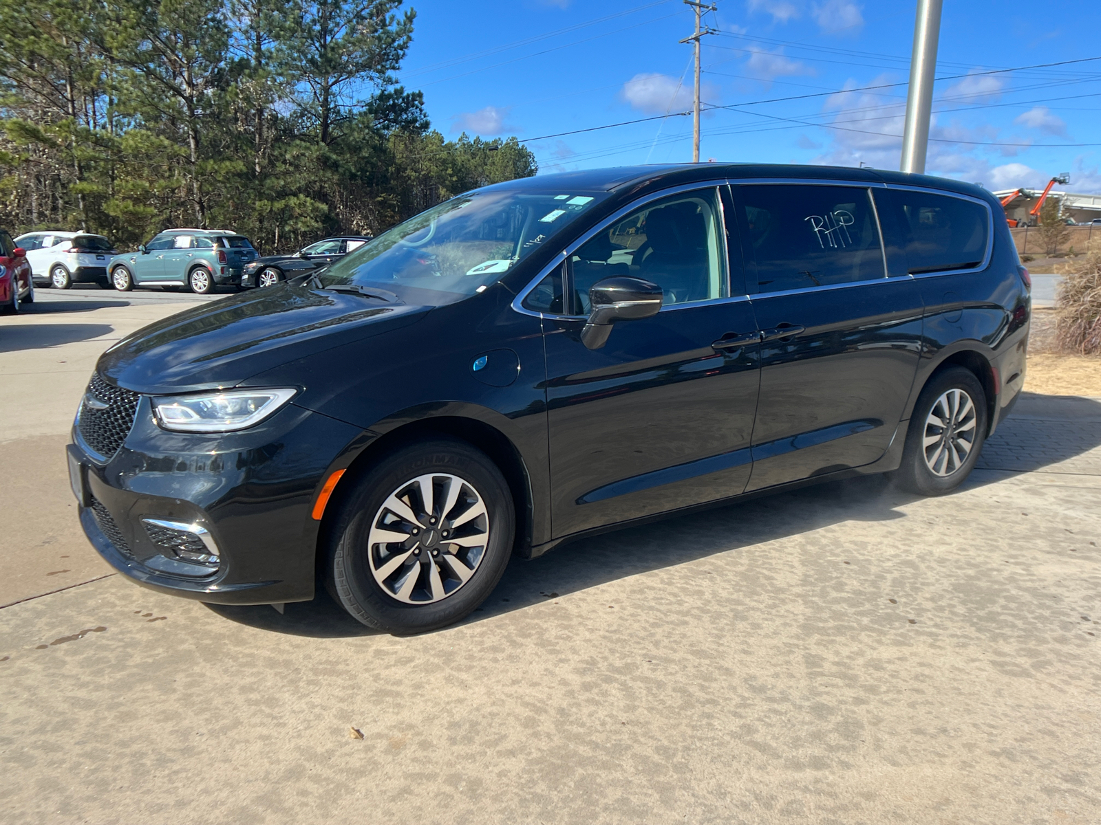 2022 Chrysler Pacifica Hybrid Touring L 1