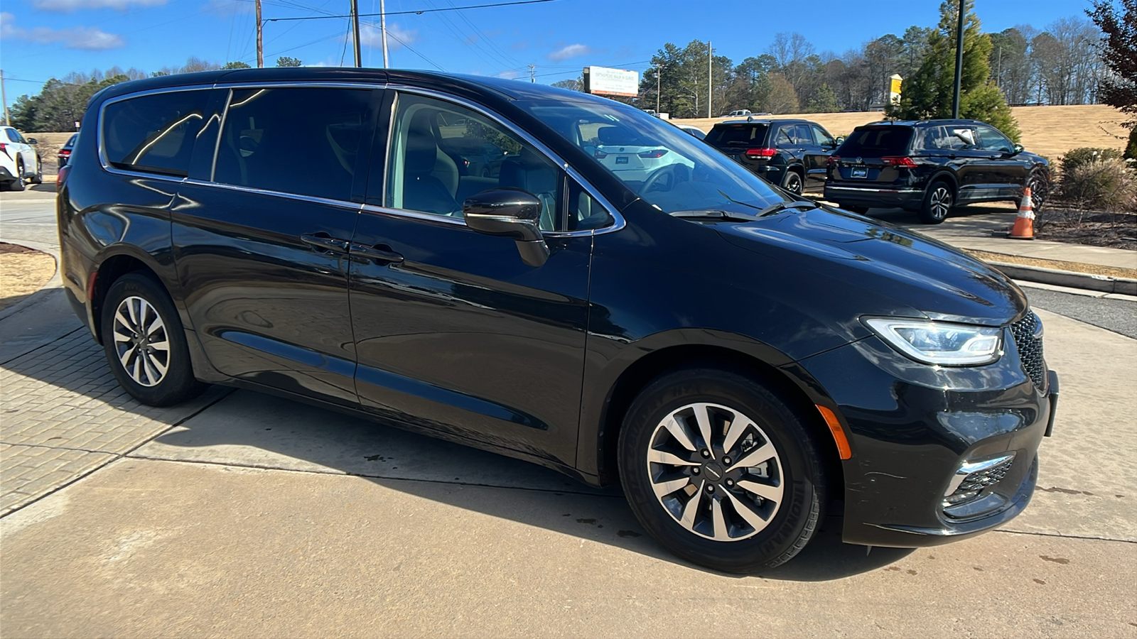 2022 Chrysler Pacifica Hybrid Touring L 3