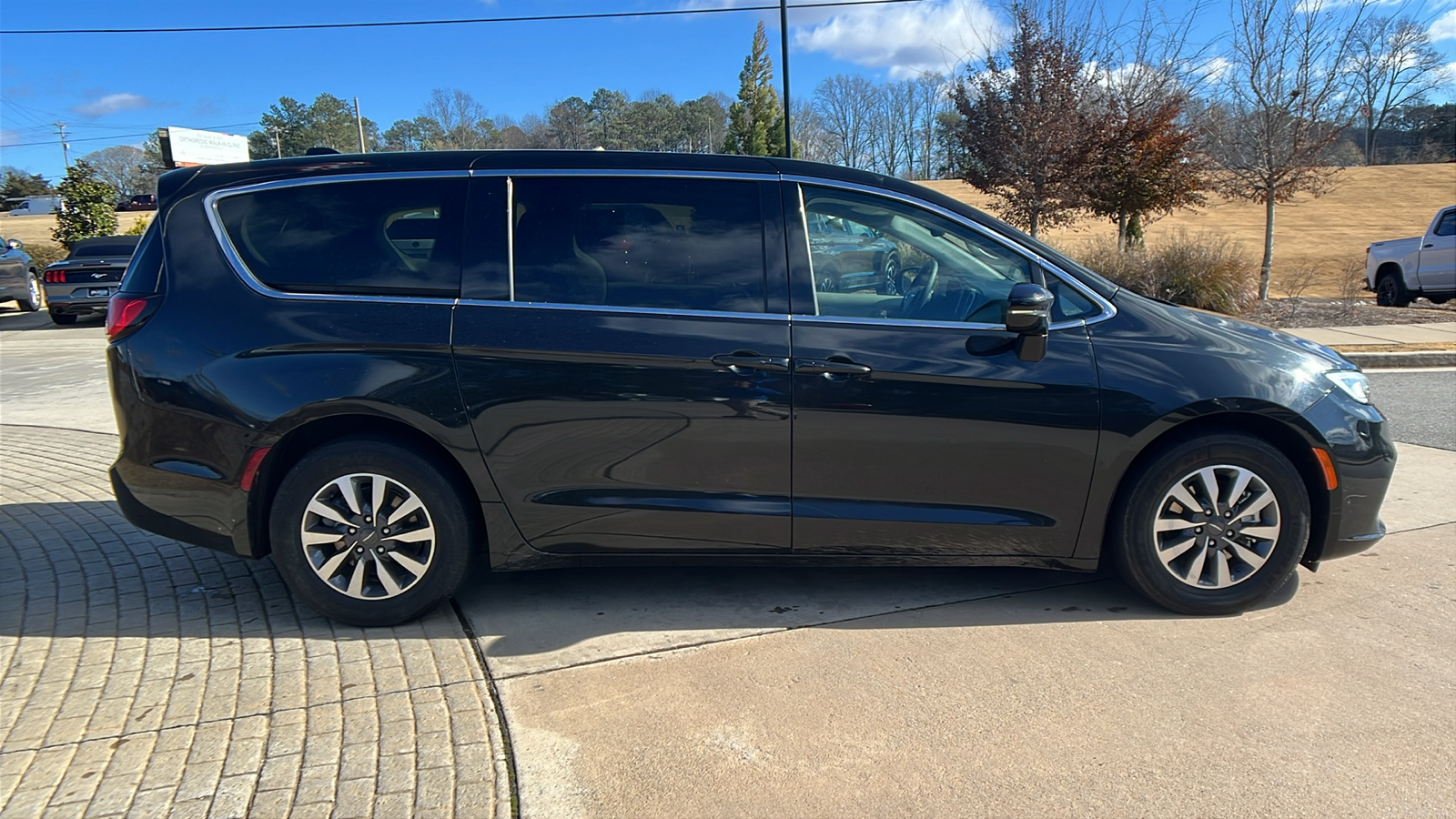 2022 Chrysler Pacifica Hybrid Touring L 4