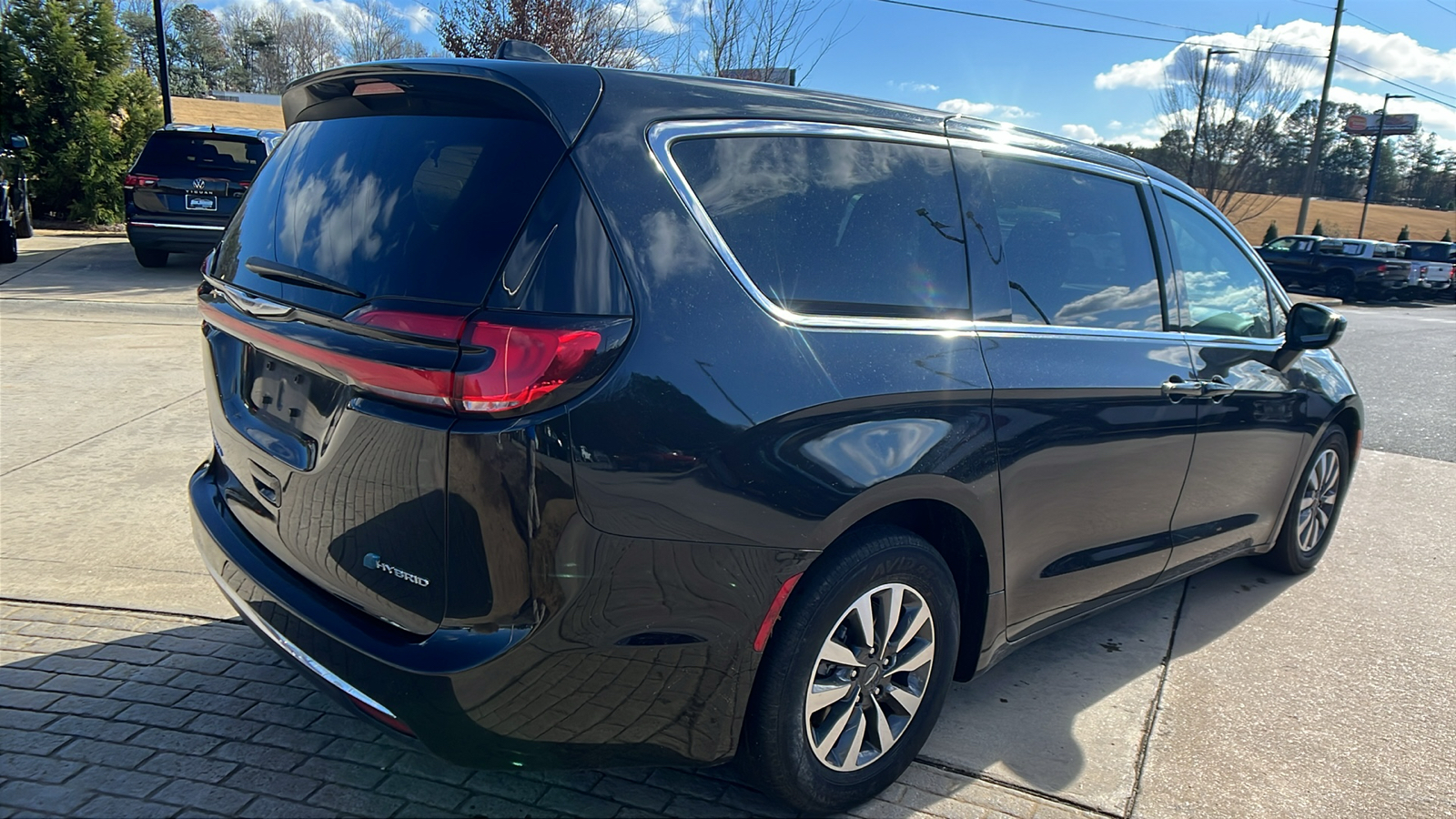 2022 Chrysler Pacifica Hybrid Touring L 5