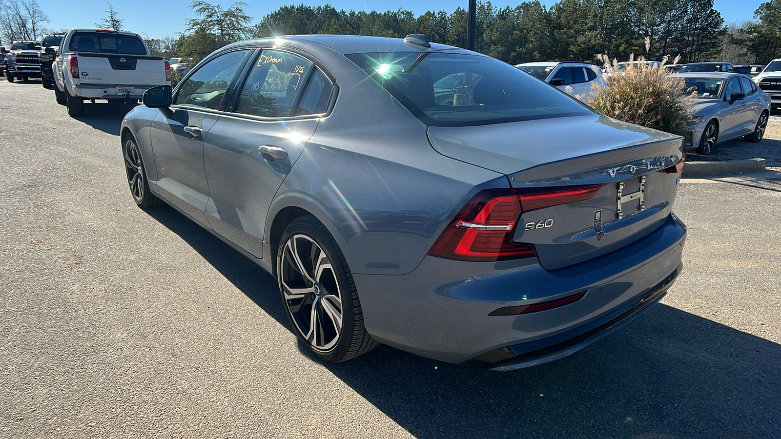 2024 Volvo S60 Core Dark Theme 7