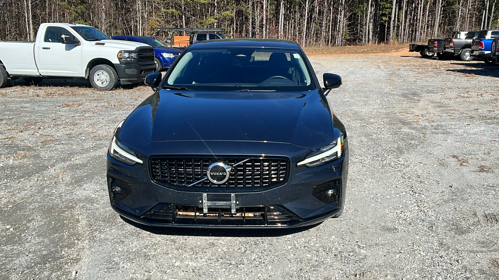 2024 Volvo S60 Core Dark Theme 2