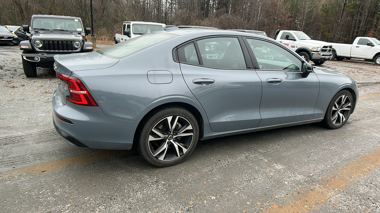 2024 Volvo S60 Core Dark Theme 5