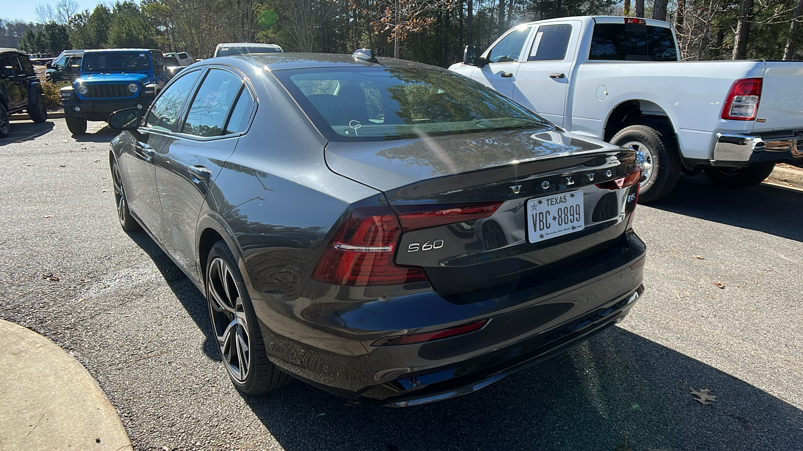 2024 Volvo S60 Core Dark Theme 7