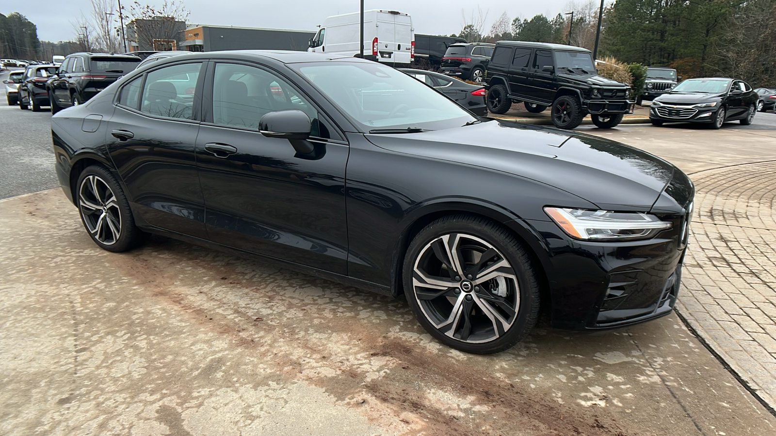 2024 Volvo S60 Core Dark Theme 3