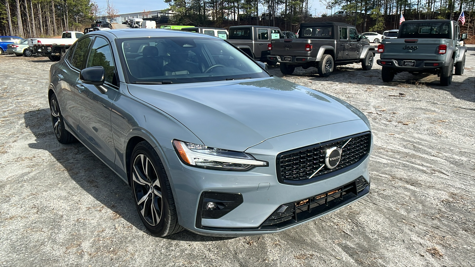 2024 Volvo S60 Core Dark Theme 3