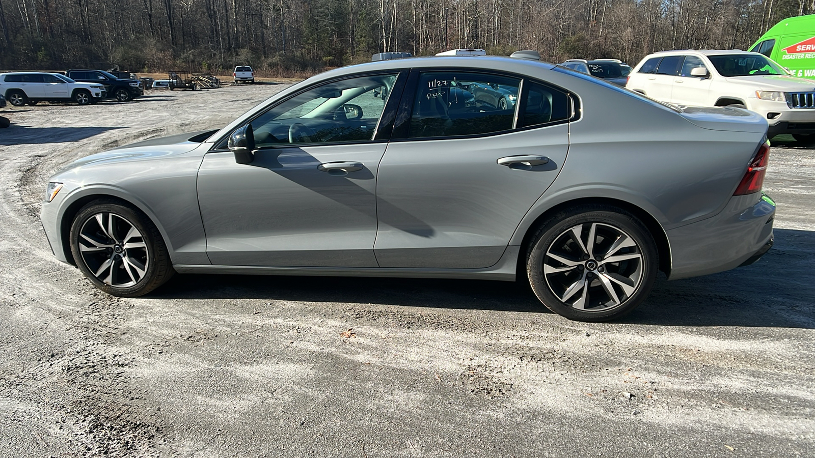 2024 Volvo S60 Core Dark Theme 8