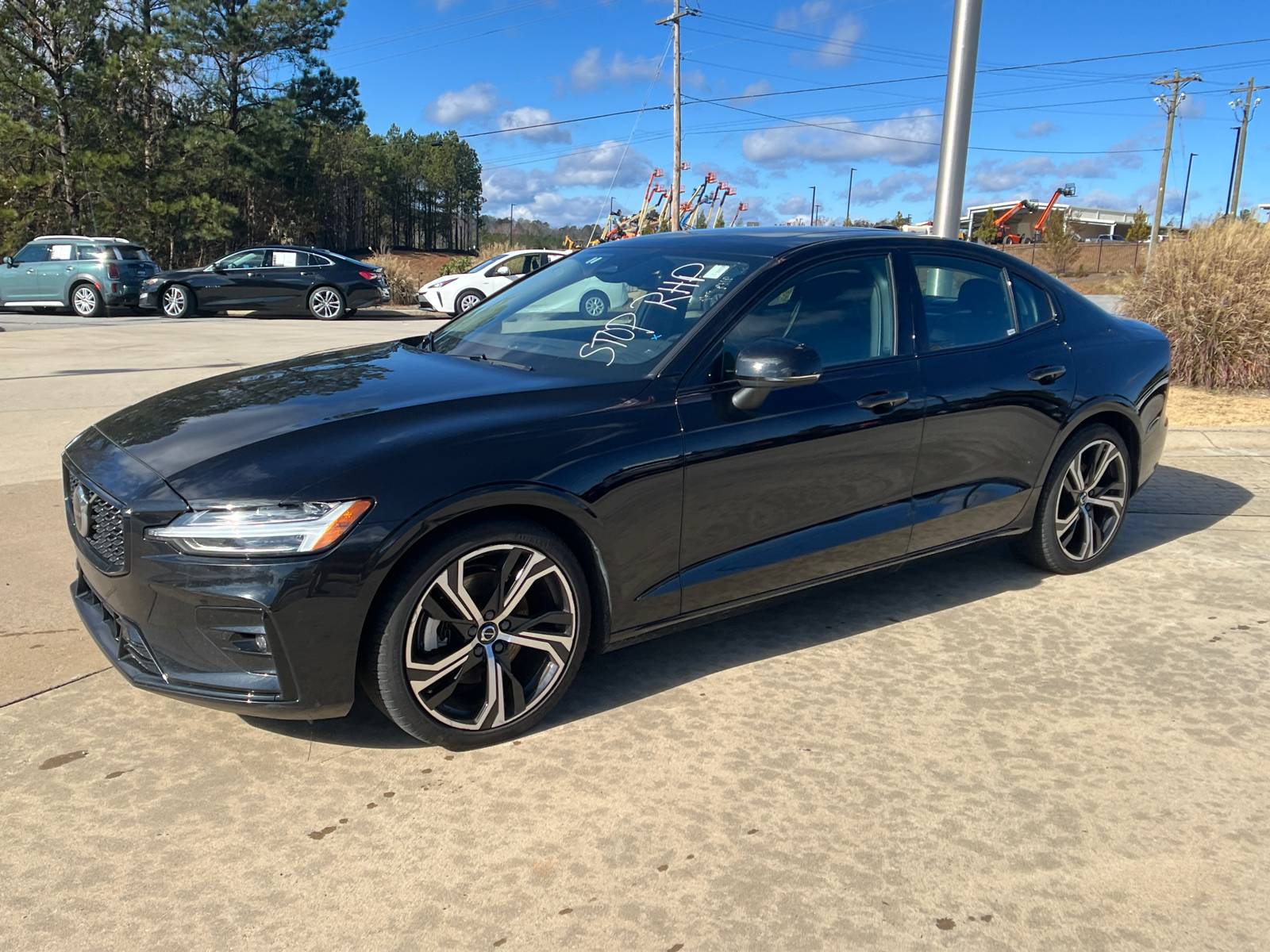 2024 Volvo S60 Core Dark Theme 1