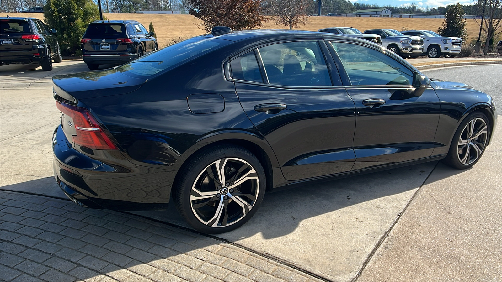 2024 Volvo S60 Core Dark Theme 5