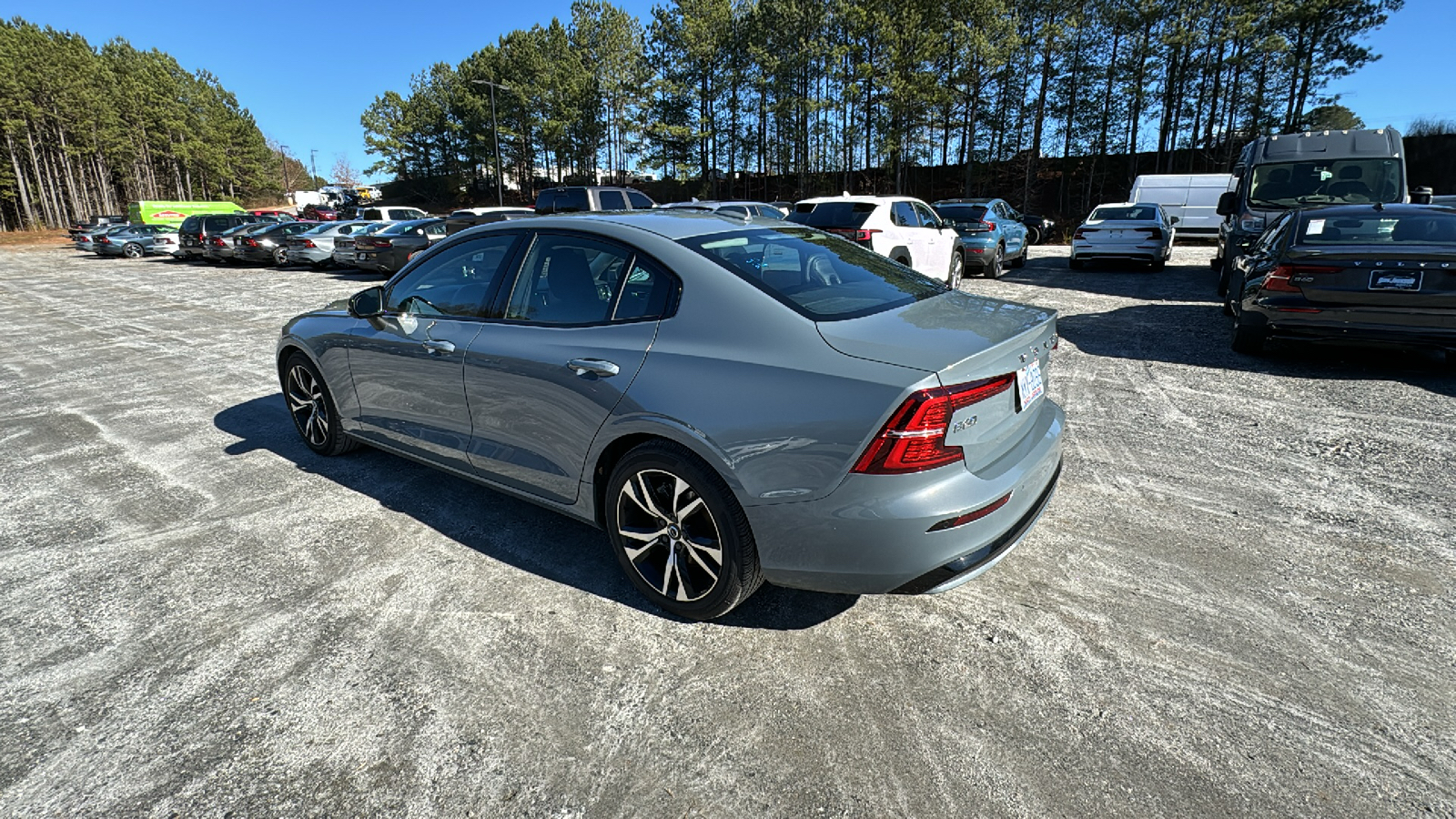 2024 Volvo S60 Core Dark Theme 5