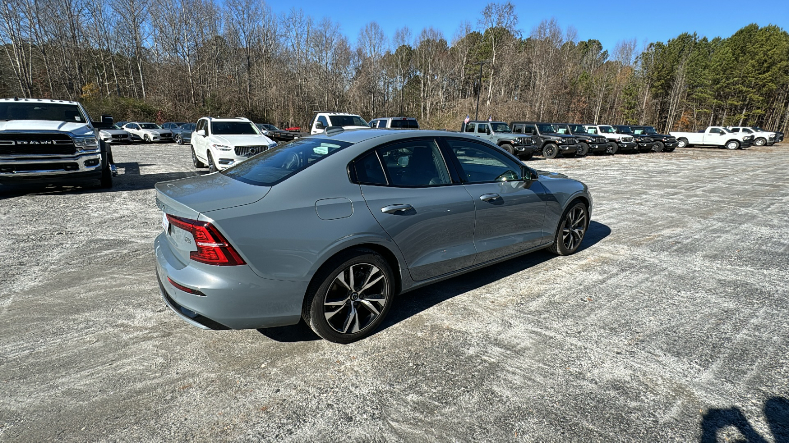 2024 Volvo S60 Core Dark Theme 6