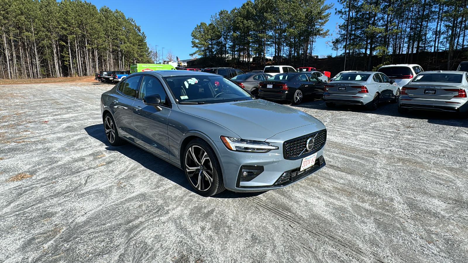 2024 Volvo S60 Core Dark Theme 1