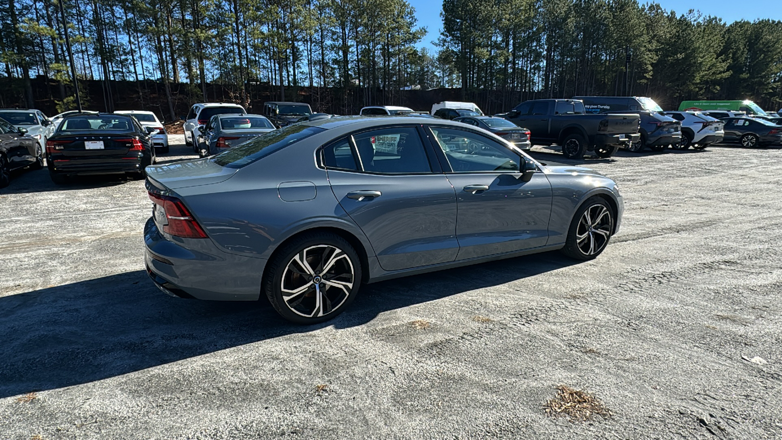 2024 Volvo S60 Core Dark Theme 7