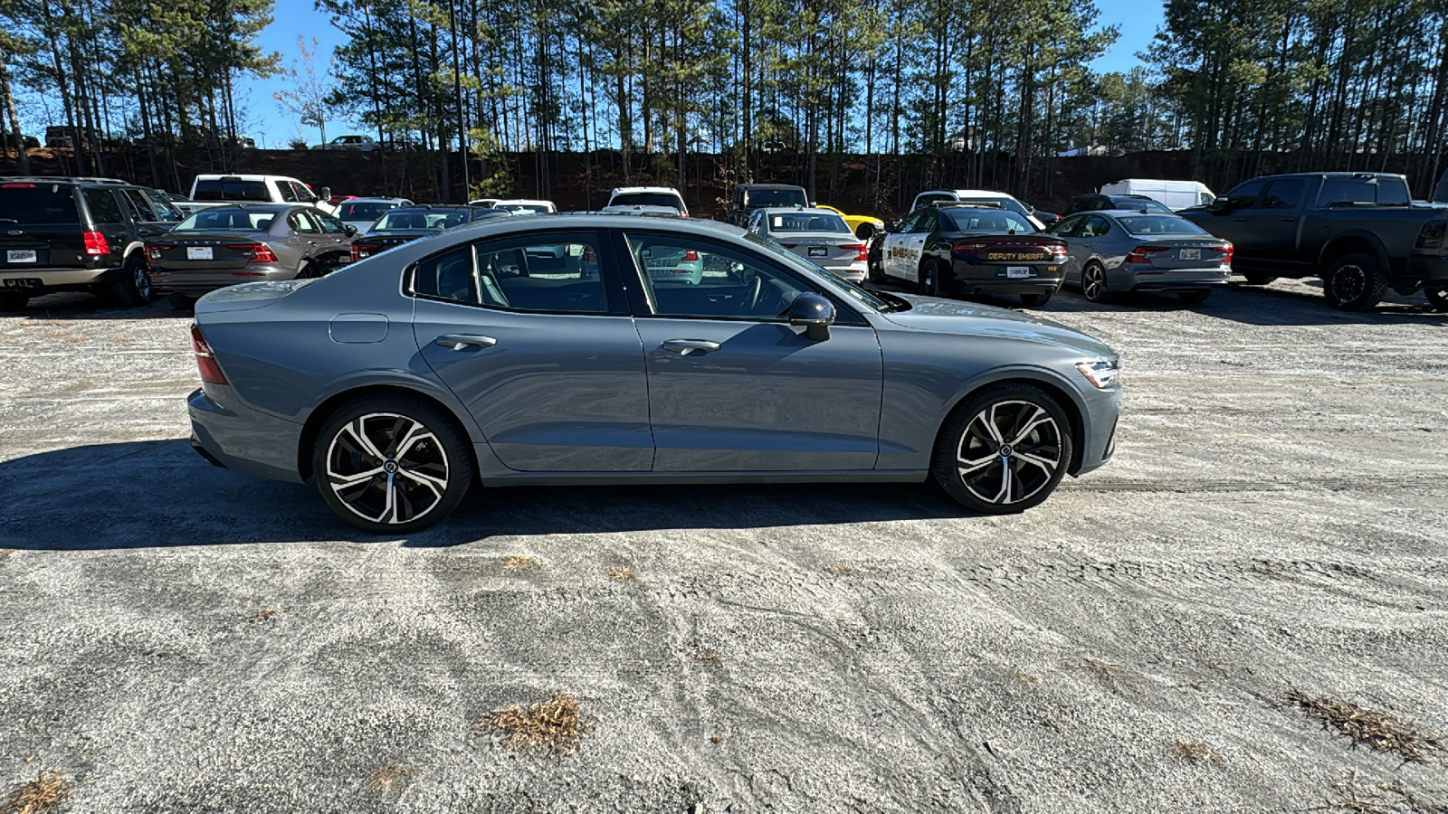 2024 Volvo S60 Core Dark Theme 8