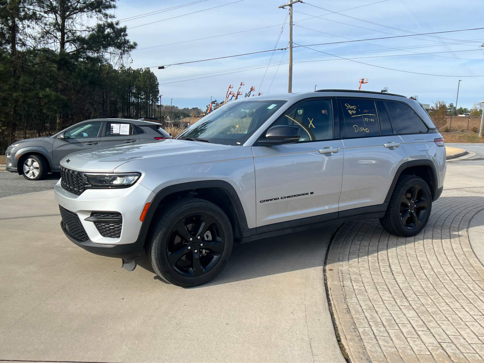 2023 Jeep Grand Cherokee Altitude 1