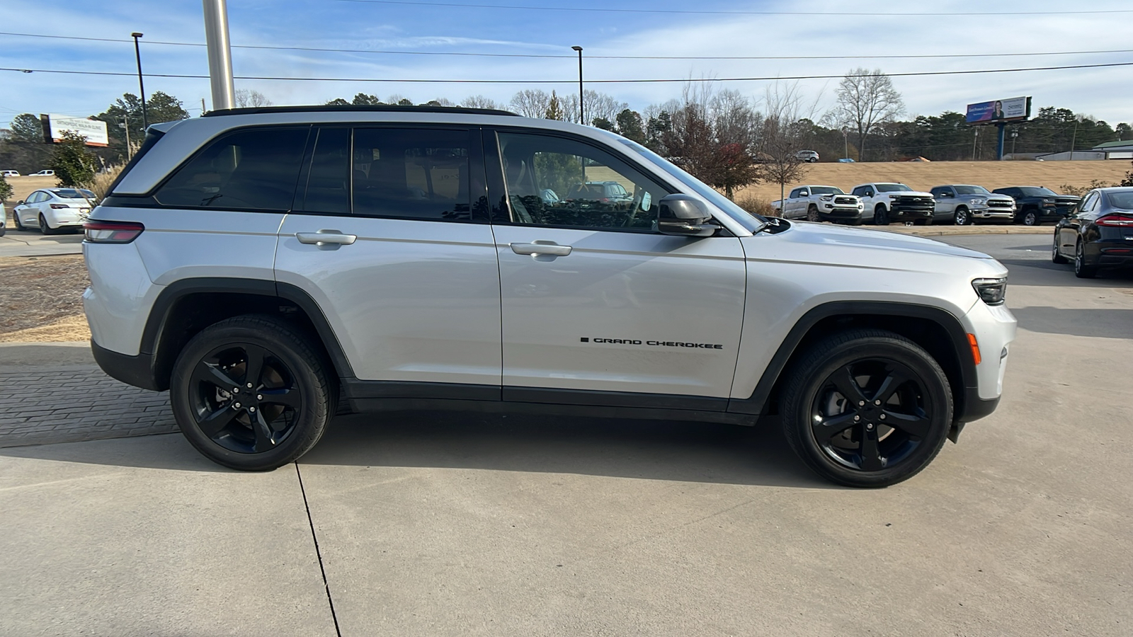 2023 Jeep Grand Cherokee Altitude 4