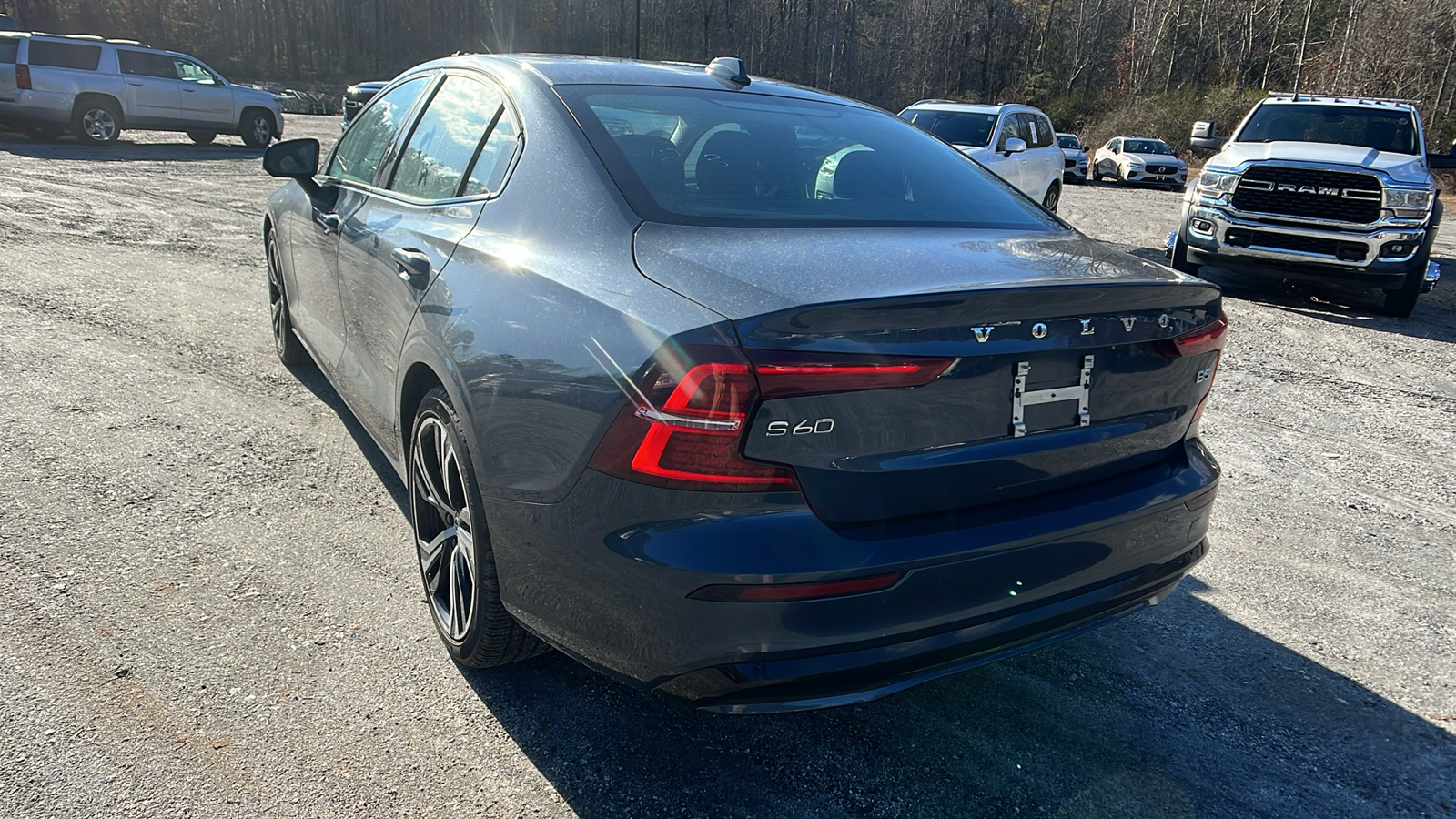 2024 Volvo S60 Core Dark Theme 7