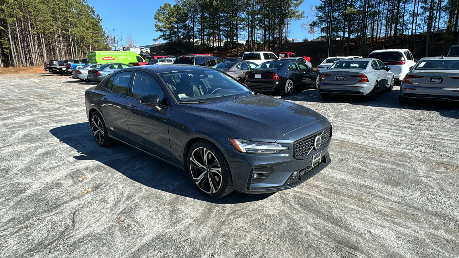 2024 Volvo S60 Core Dark Theme 1