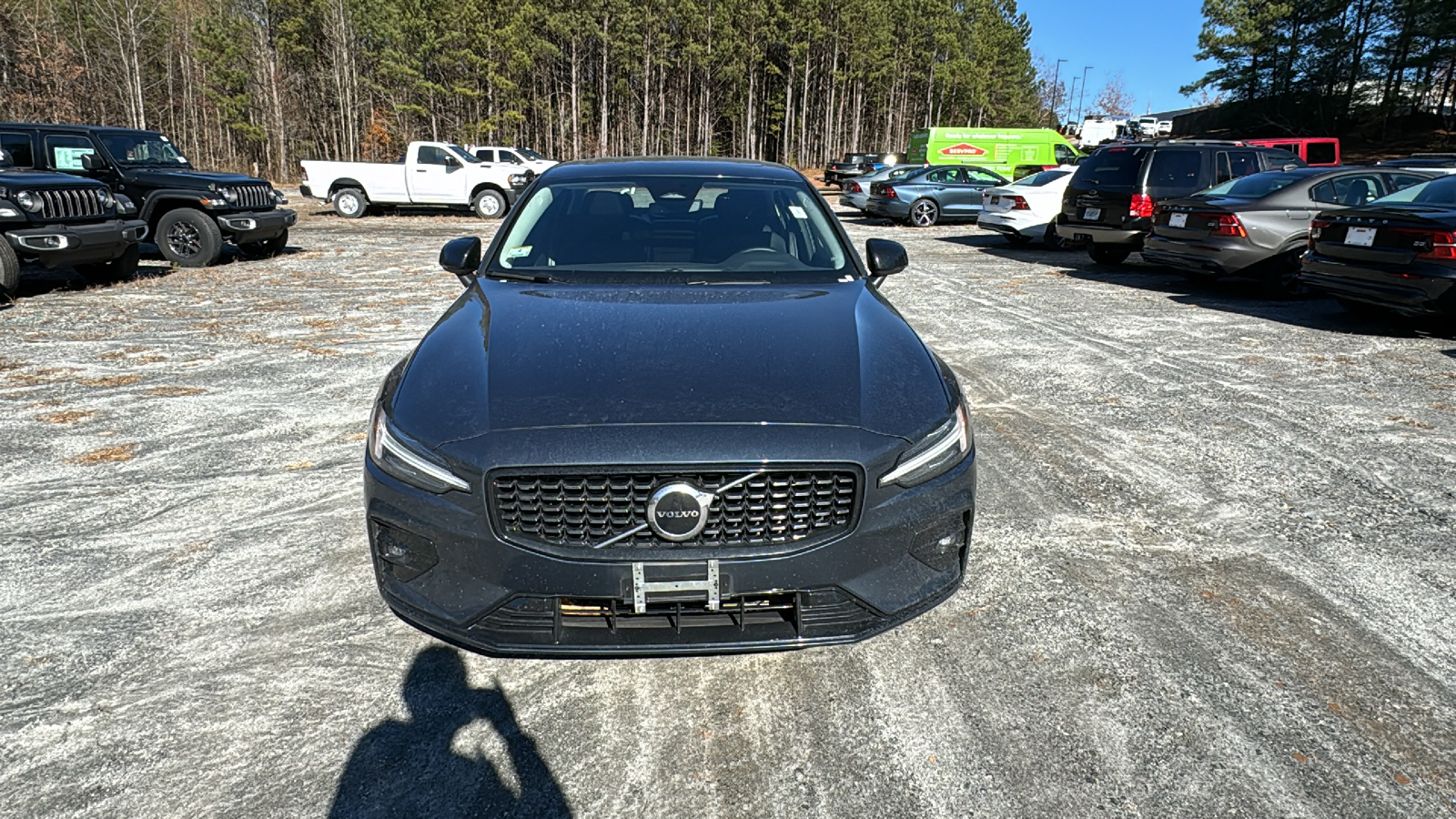 2024 Volvo S60 Core Dark Theme 2