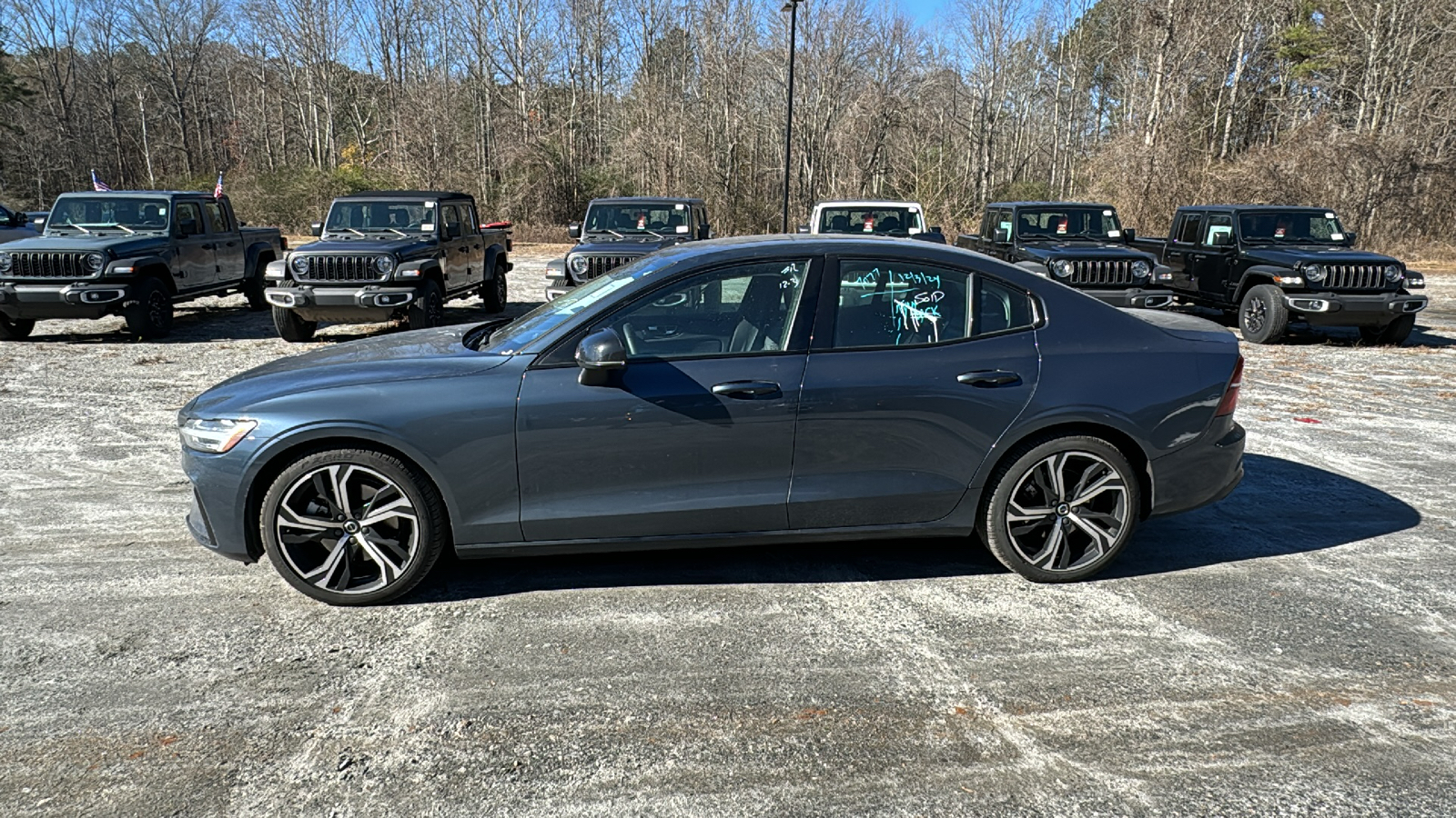 2024 Volvo S60 Core Dark Theme 4