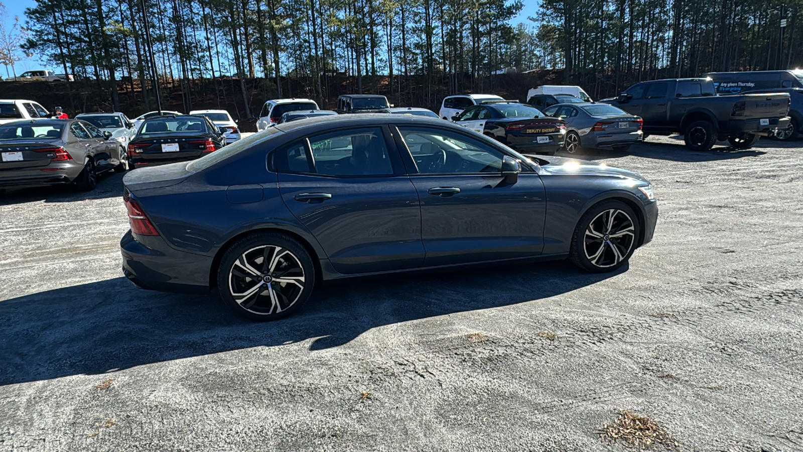 2024 Volvo S60 Core Dark Theme 8