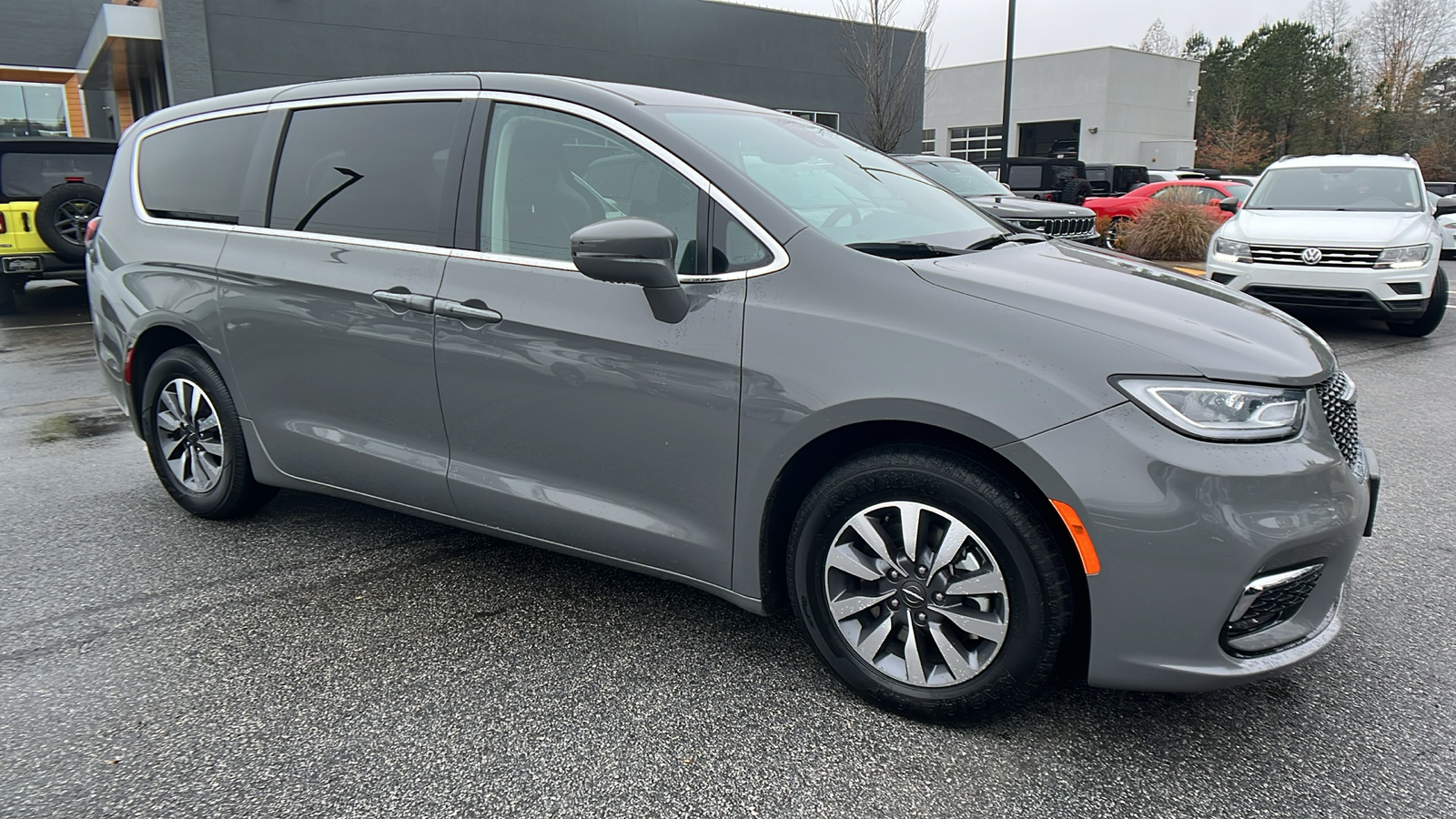 2022 Chrysler Pacifica Hybrid Touring L 3