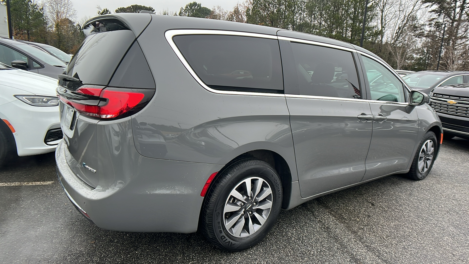 2022 Chrysler Pacifica Hybrid Touring L 5