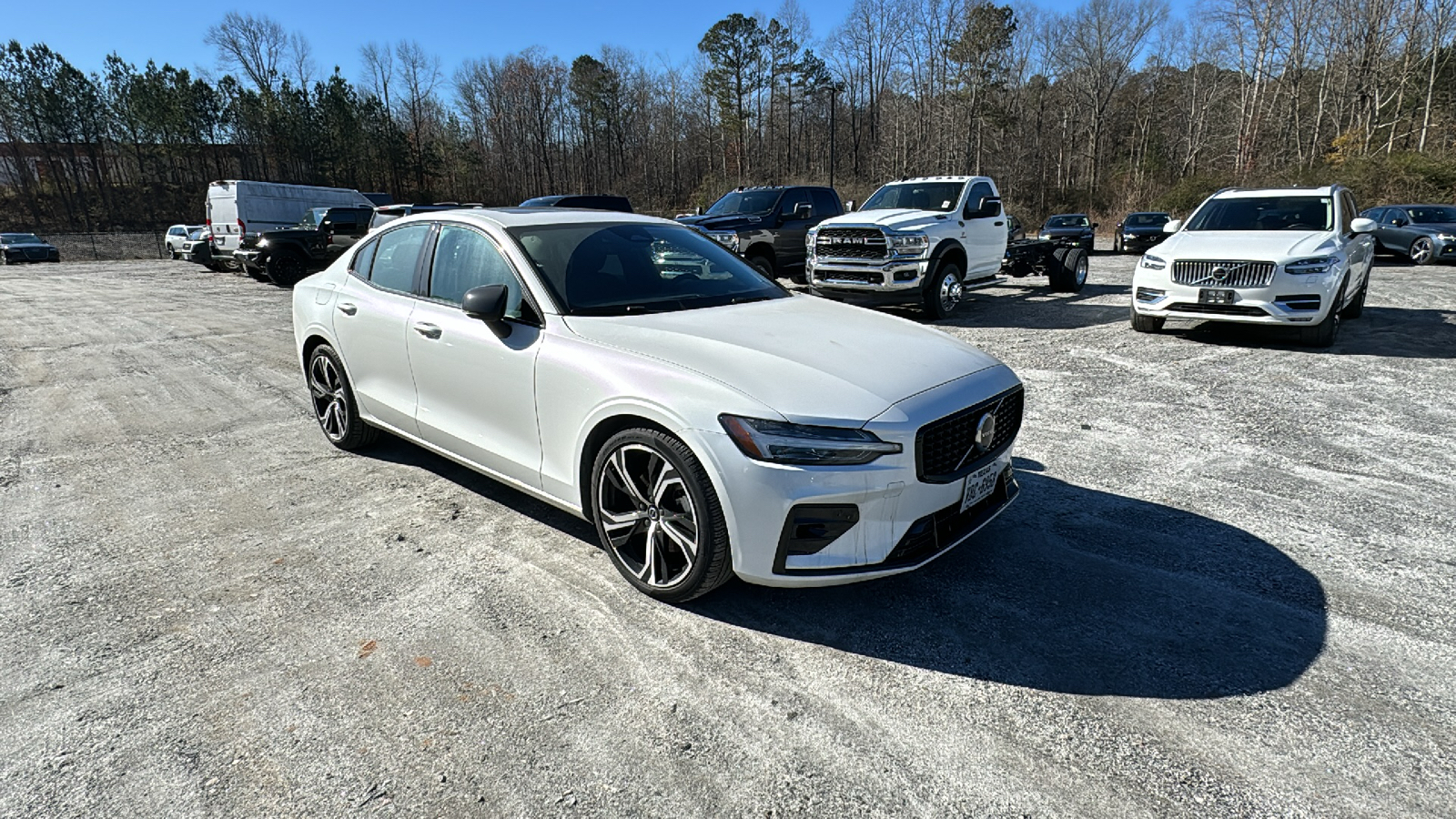 2024 Volvo S60 Core Dark Theme 1